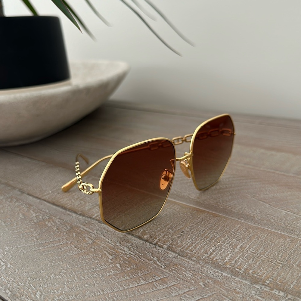 LV chain round sunglasses